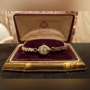 BANNER Antique Ladies Women’s Watch -Original Stunning Display / Storage Case 🤗